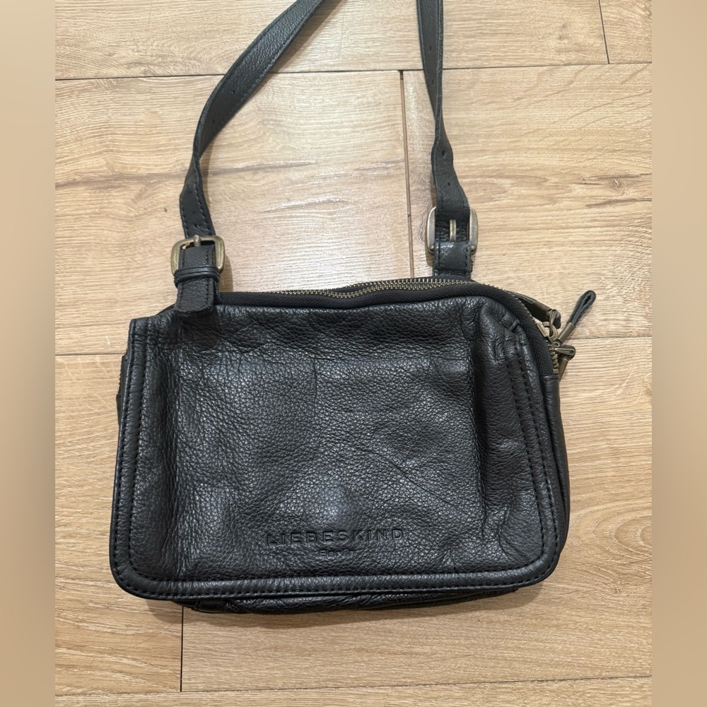 Liebeskind Berlin Crossbody Bag Black Leather 6.5x9 Purse w/3 Zip Pockets